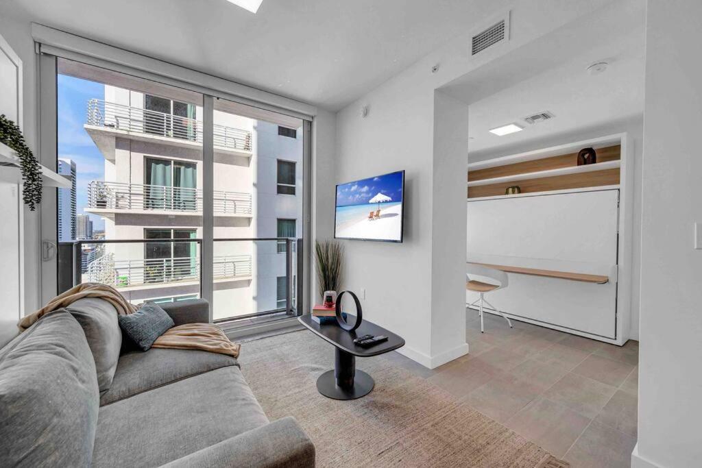 Appartamento Breathtaking 1Br In The Heart Miami Esterno foto
