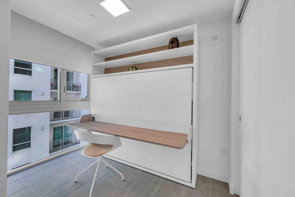 Appartamento Breathtaking 1Br In The Heart Miami Esterno foto