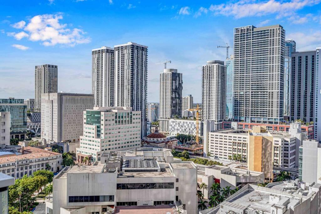 Appartamento Breathtaking 1Br In The Heart Miami Esterno foto
