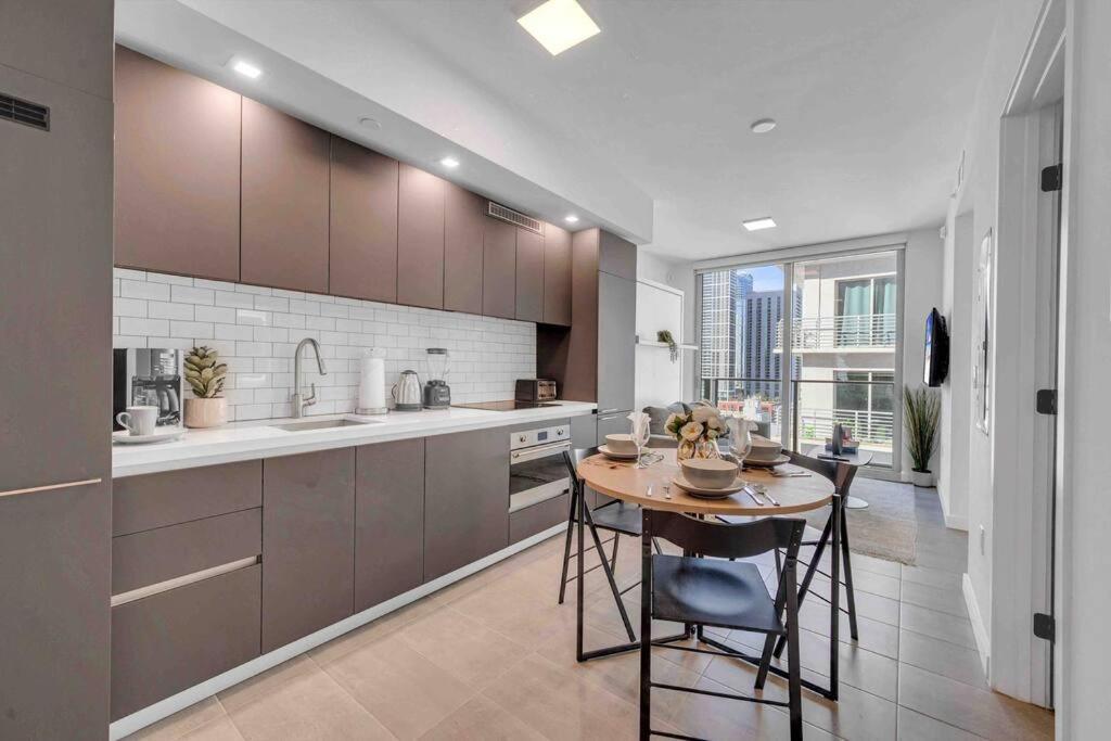 Appartamento Breathtaking 1Br In The Heart Miami Esterno foto