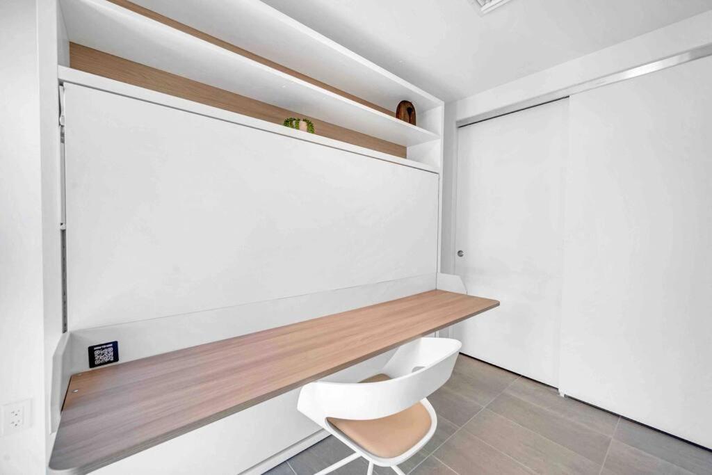 Appartamento Breathtaking 1Br In The Heart Miami Esterno foto